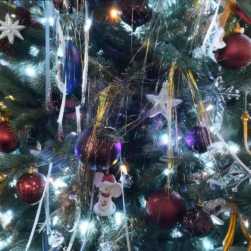 AOODOOM Tinsel Icicles 2000 Strands Metallic Laser Gold Tinsel Christmas Tree Streamer Party Decoration 19.7 Inch Tinsel for Christmas Tree Icicles Indoor Outdoor Xmas New Year Disco Birthday Party Supplies - Image 4